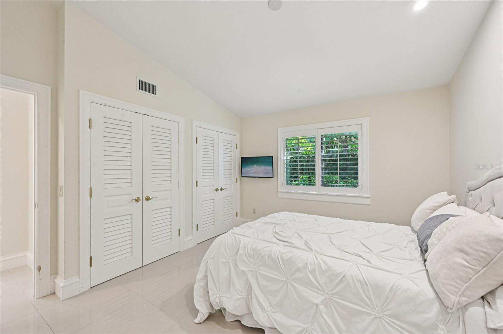 Image 30 of 76 For 1121 Morningside Place