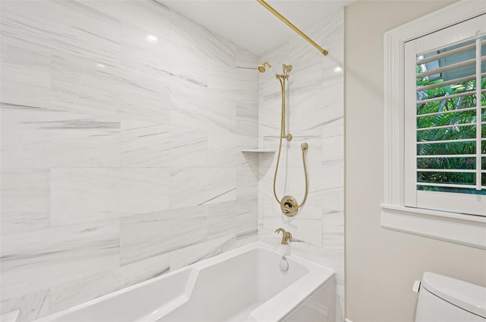 Image 33 of 76 For 1121 Morningside Place