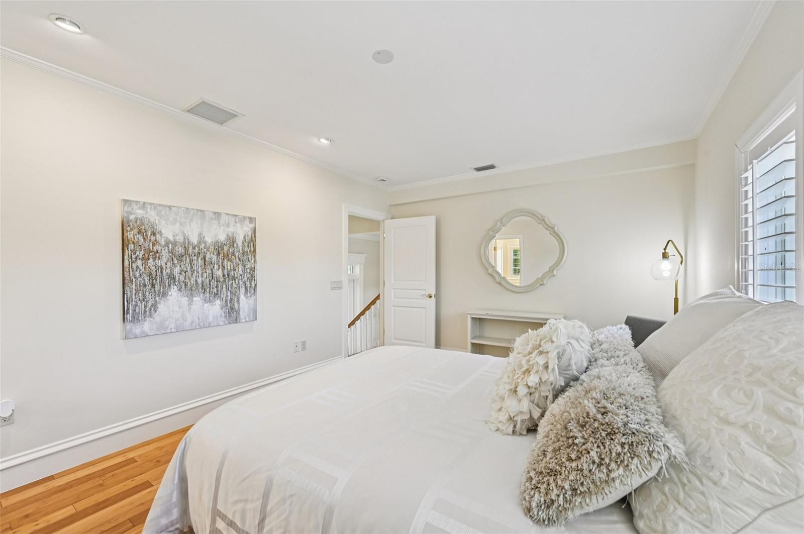 Image 35 of 76 For 1121 Morningside Place