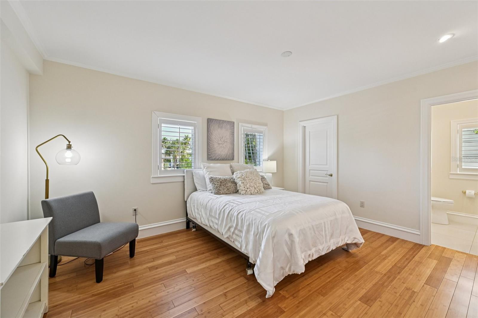 Image 36 of 76 For 1121 Morningside Place