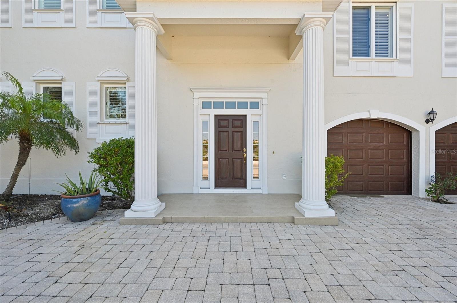 Image 4 of 76 For 1121 Morningside Place