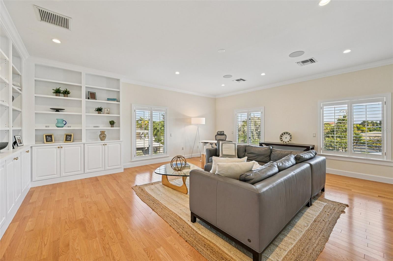 Image 43 of 76 For 1121 Morningside Place