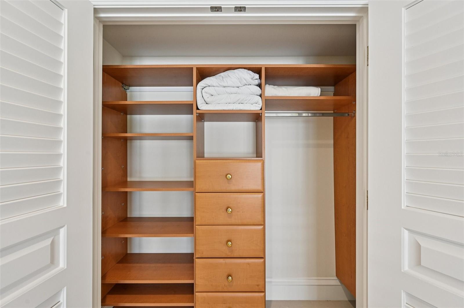 Image 50 of 76 For 1121 Morningside Place