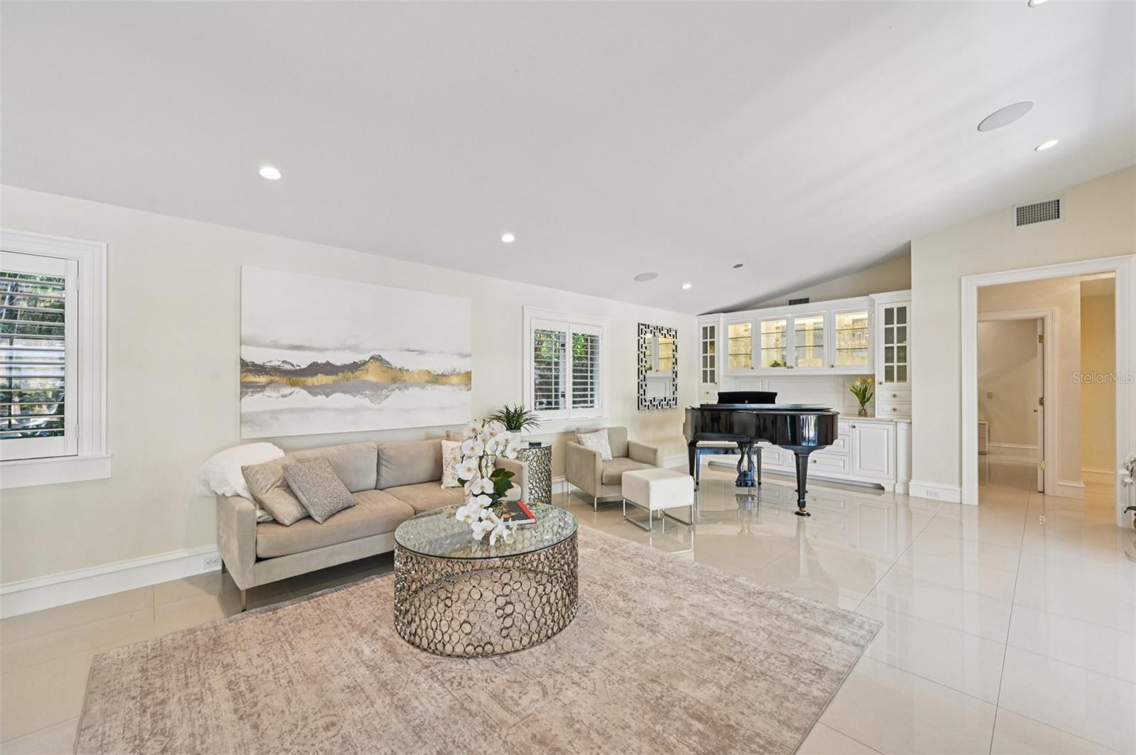 Image 7 of 76 For 1121 Morningside Place