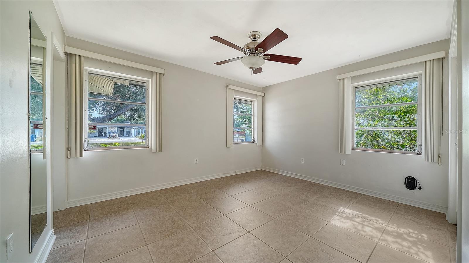 Image 23 of 41 For 5510 16th Street W