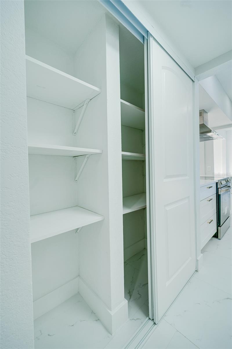 Listing photo id 19 for 217 Tarpon Boulevard Nw