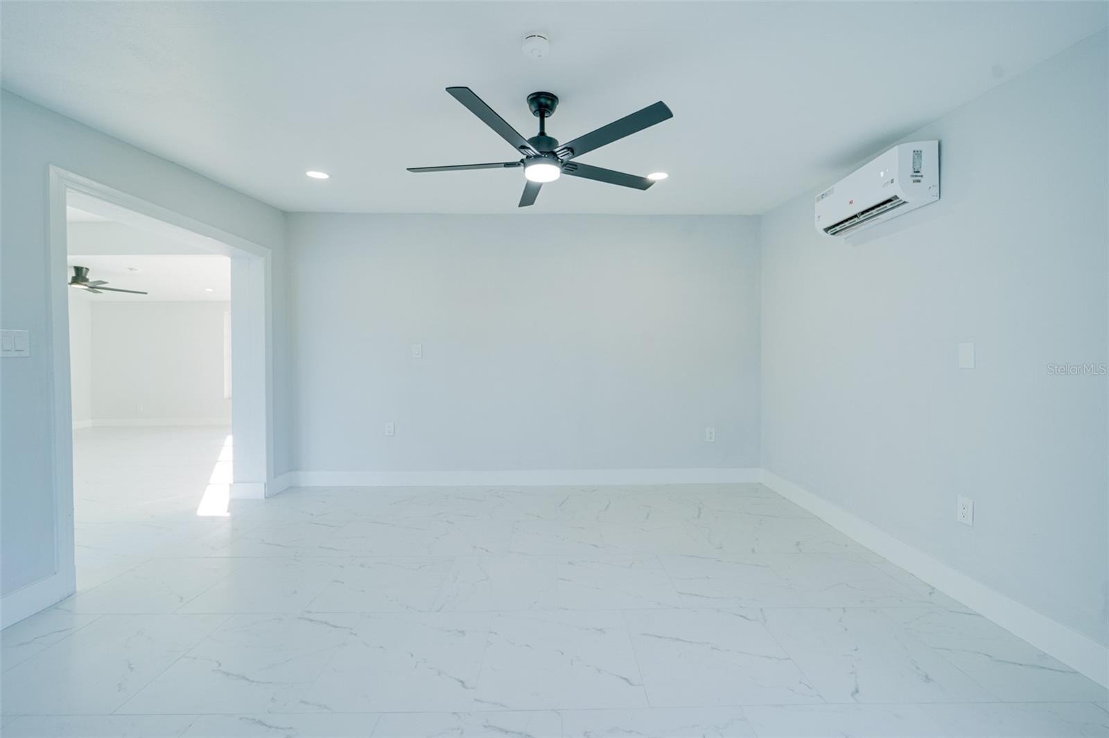 Listing photo id 25 for 217 Tarpon Boulevard Nw