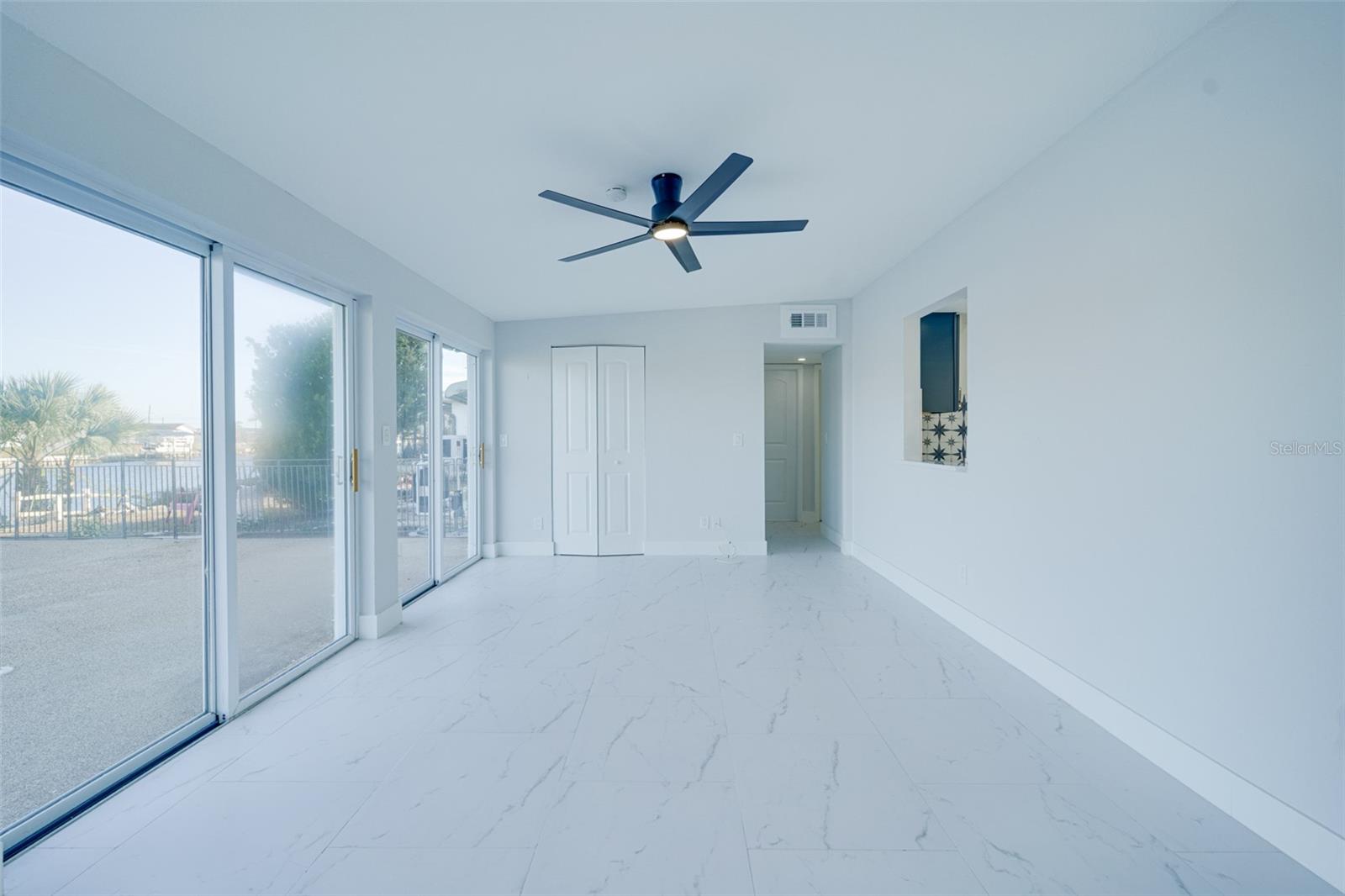 Listing photo id 27 for 217 Tarpon Boulevard Nw