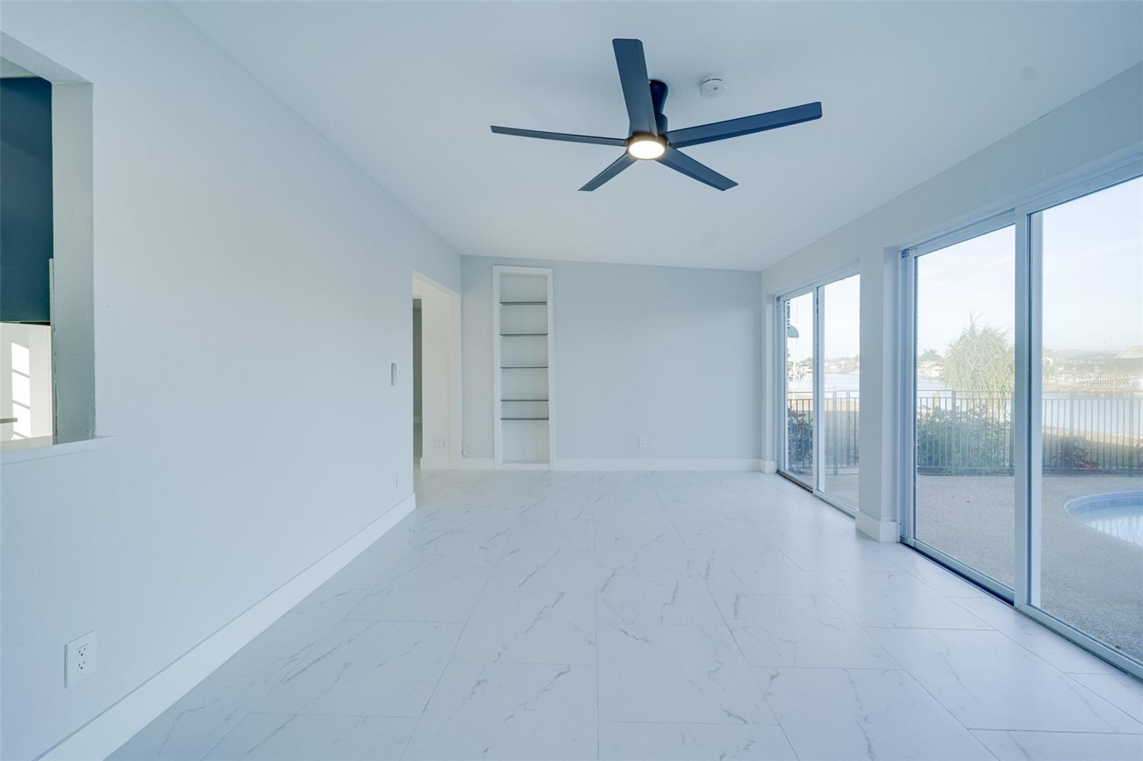 Listing photo id 30 for 217 Tarpon Boulevard Nw