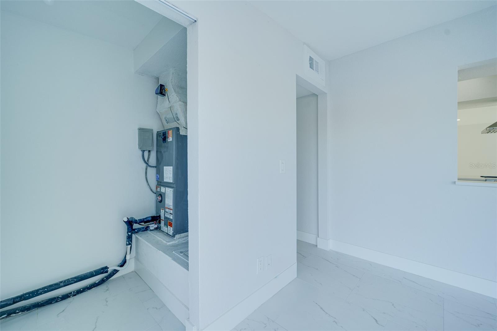 Listing photo id 31 for 217 Tarpon Boulevard Nw