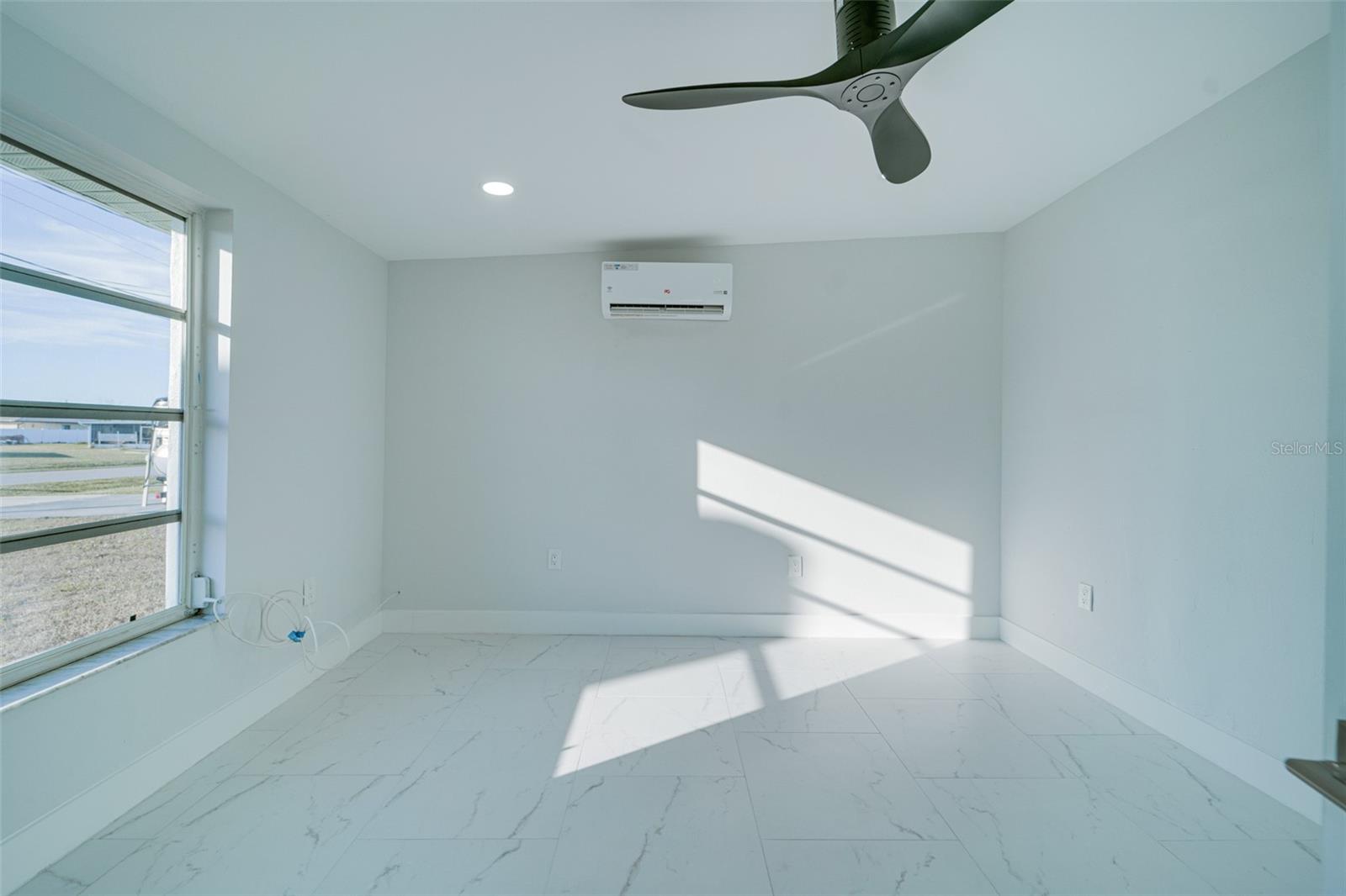 Listing photo id 32 for 217 Tarpon Boulevard Nw