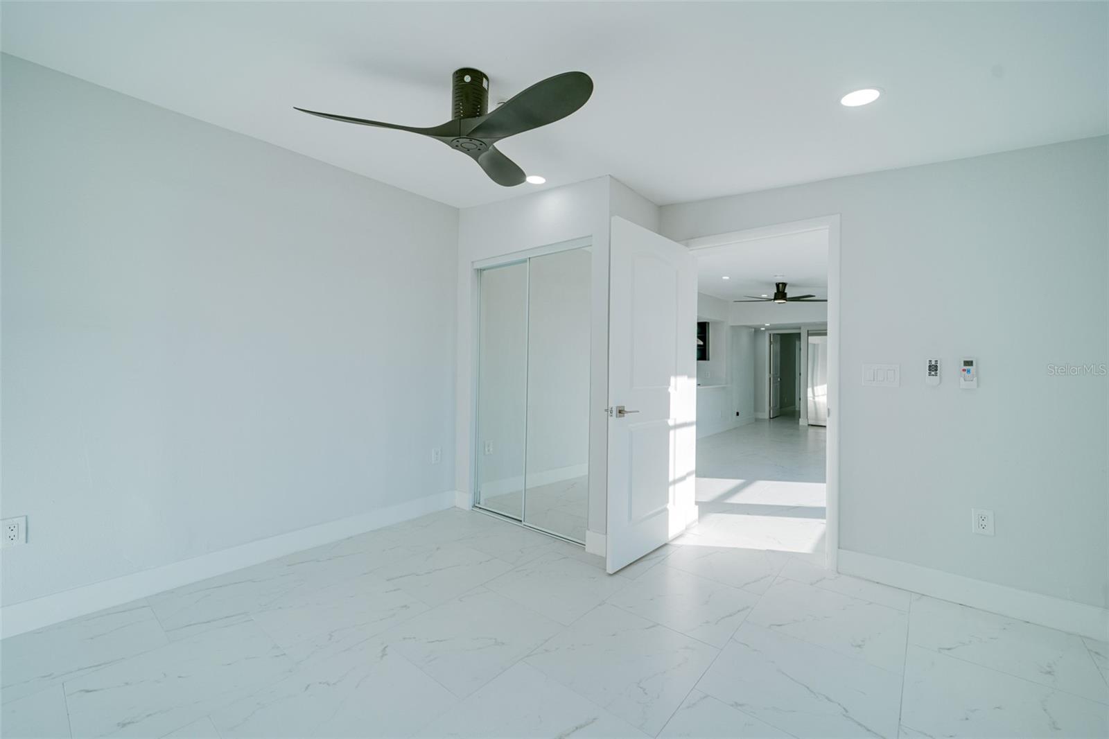 Listing photo id 33 for 217 Tarpon Boulevard Nw