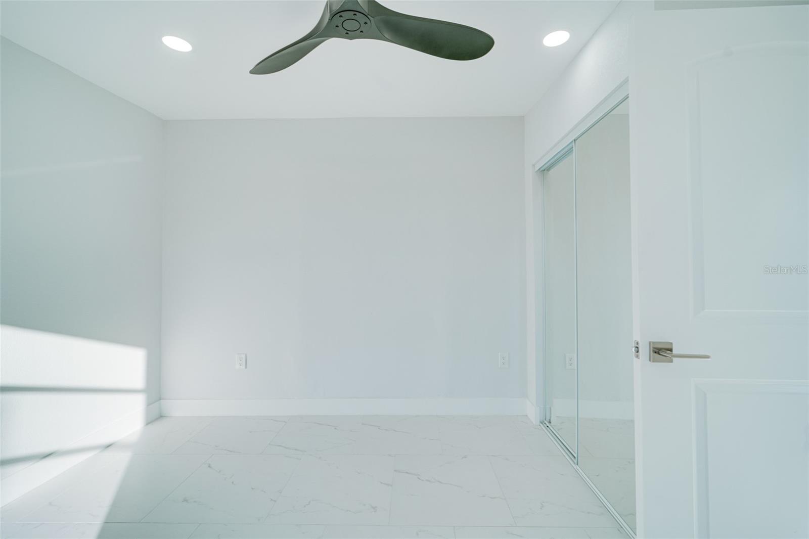 Listing photo id 35 for 217 Tarpon Boulevard Nw