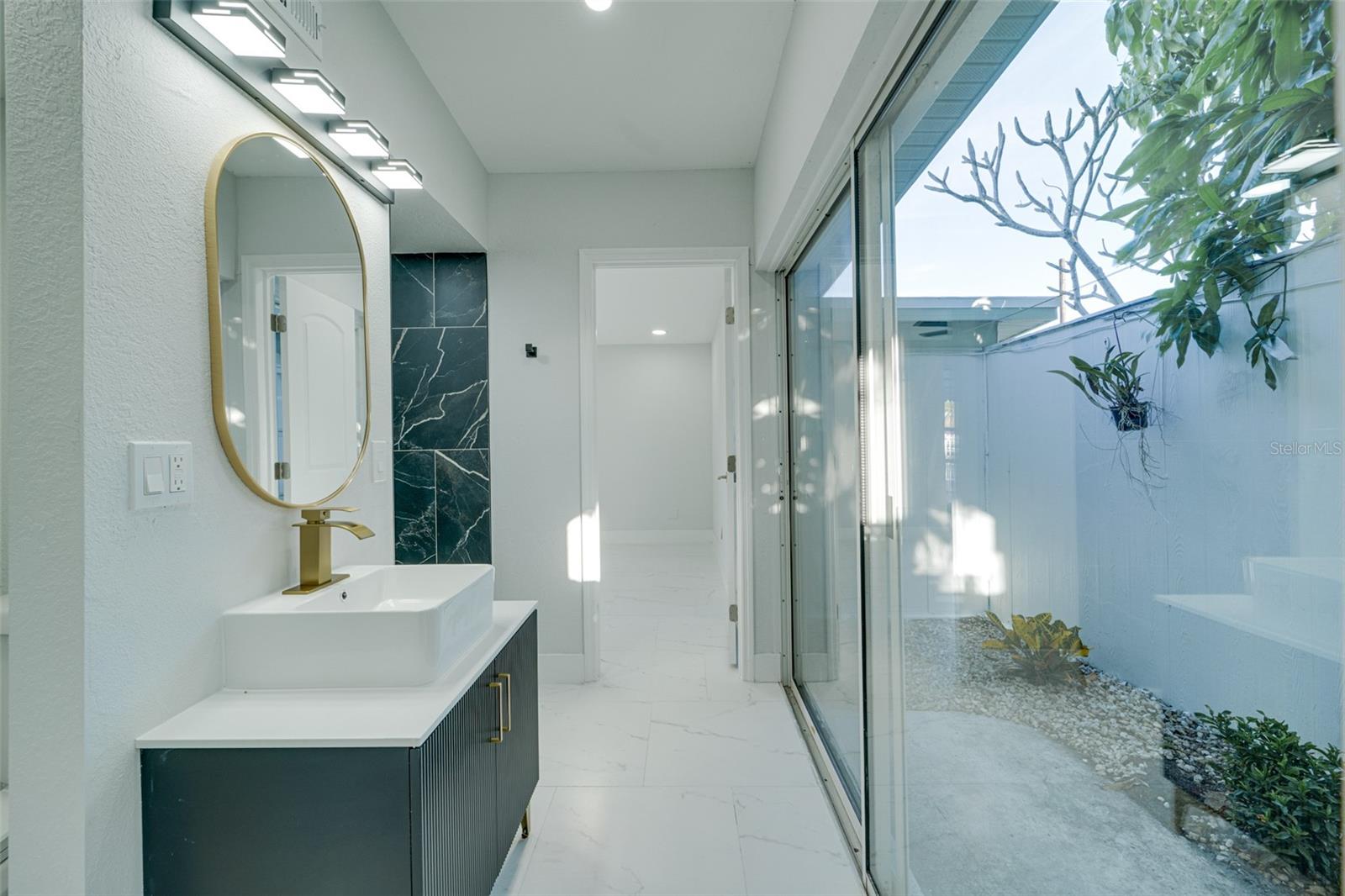 Listing photo id 39 for 217 Tarpon Boulevard Nw