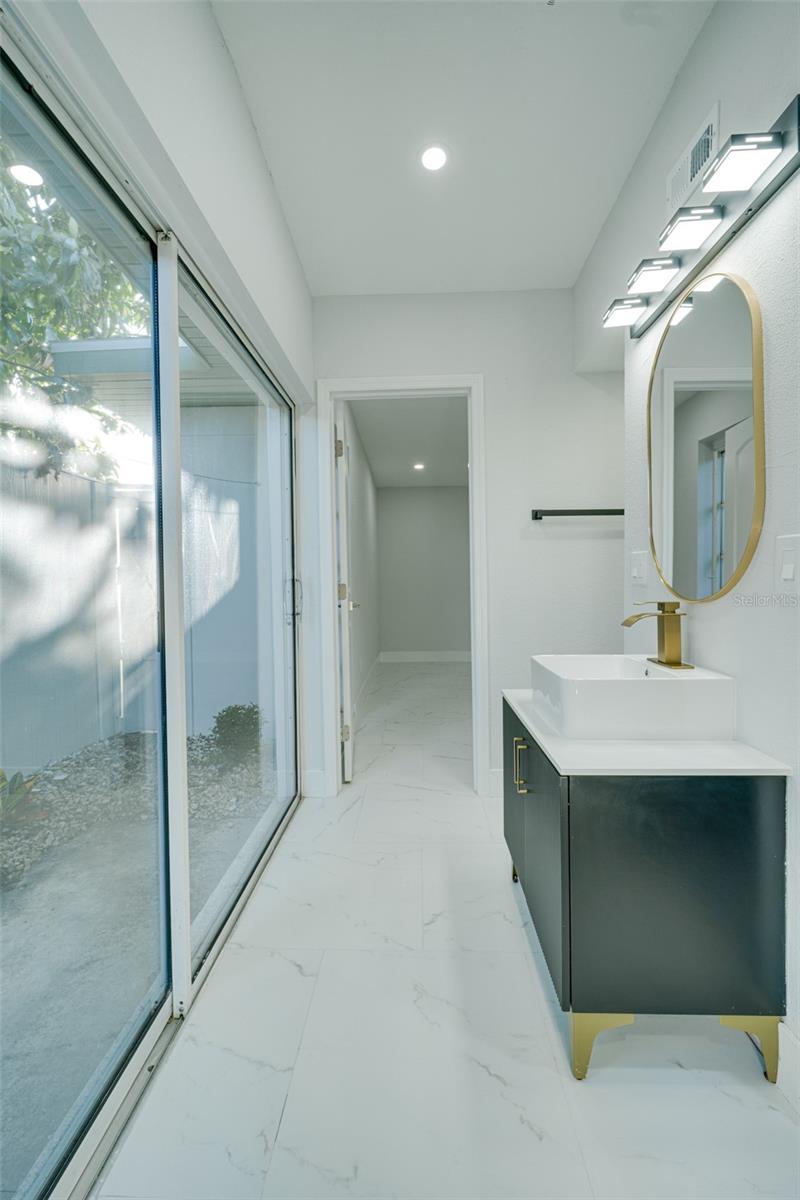 Listing photo id 41 for 217 Tarpon Boulevard Nw