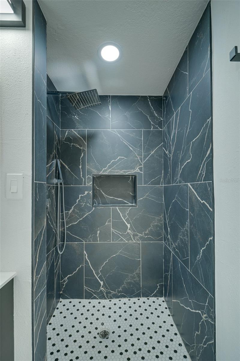 Listing photo id 42 for 217 Tarpon Boulevard Nw