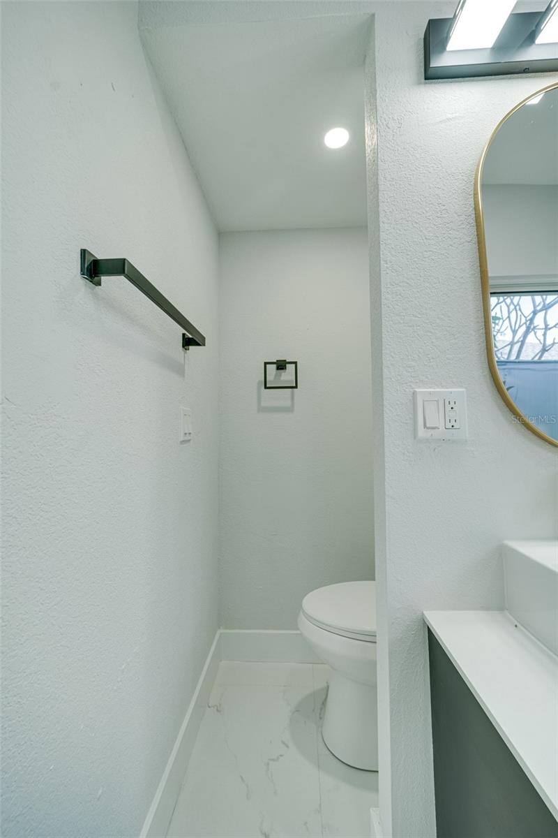 Listing photo id 45 for 217 Tarpon Boulevard Nw