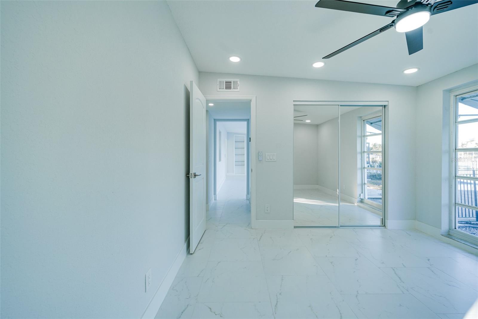 Listing photo id 52 for 217 Tarpon Boulevard Nw