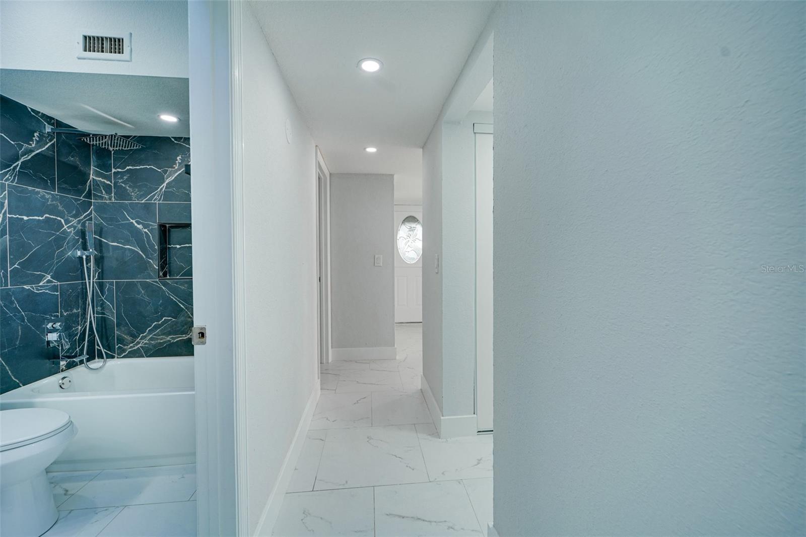 Listing photo id 54 for 217 Tarpon Boulevard Nw