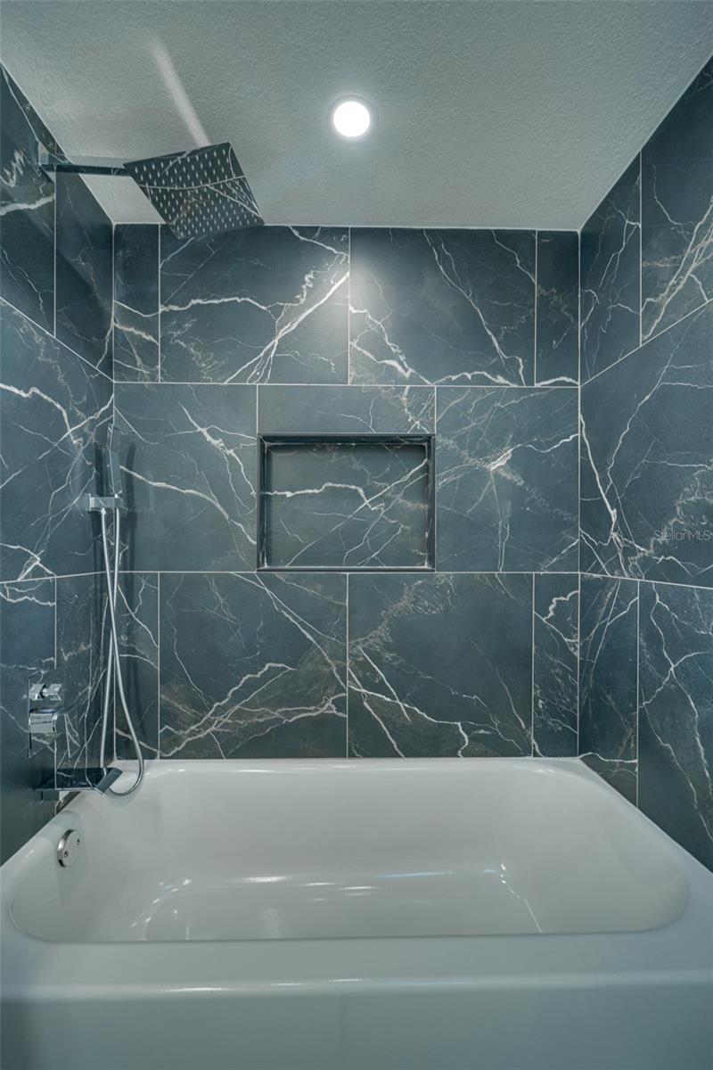 Listing photo id 57 for 217 Tarpon Boulevard Nw