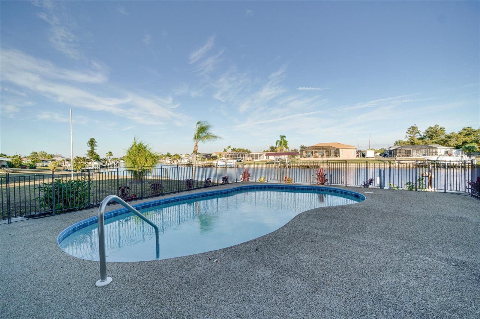 Listing photo id 60 for 217 Tarpon Boulevard Nw