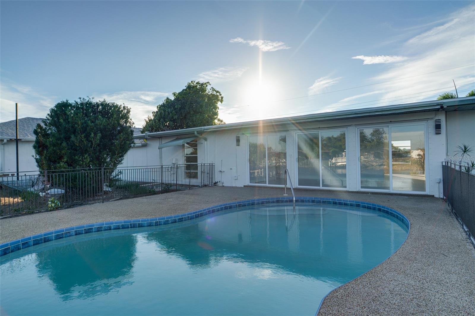 Listing photo id 62 for 217 Tarpon Boulevard Nw