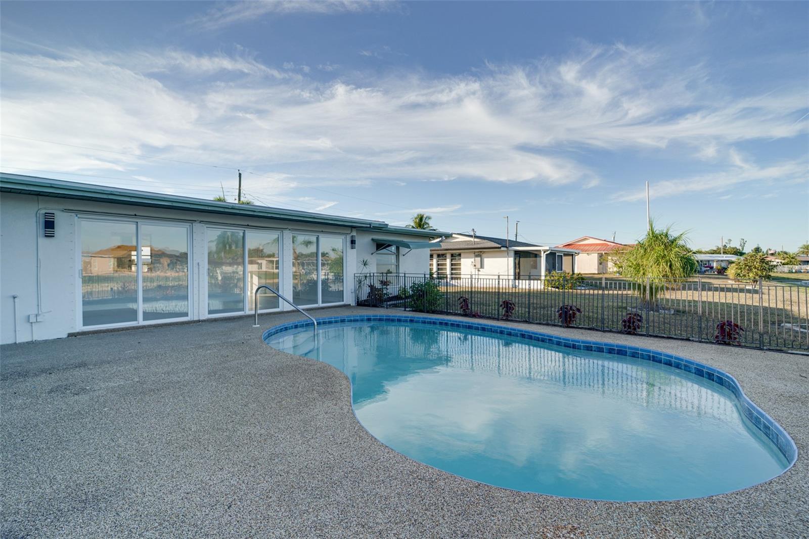 Listing photo id 63 for 217 Tarpon Boulevard Nw