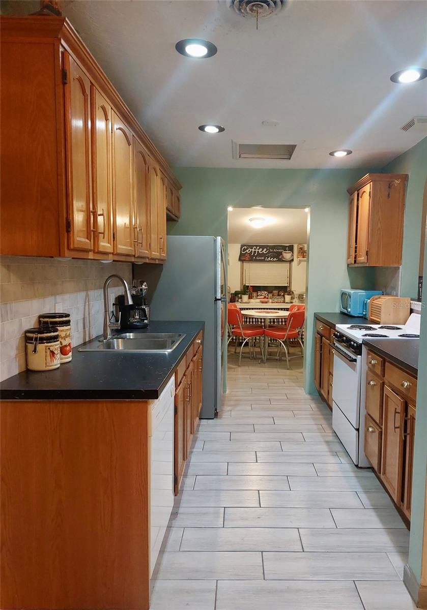 Image 6 of 36 For 3303 Florida Boulevard