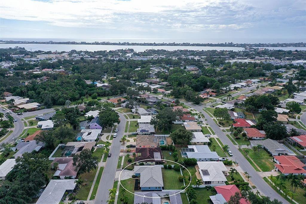 Image 17 of 38 For 7440 Blaine Way