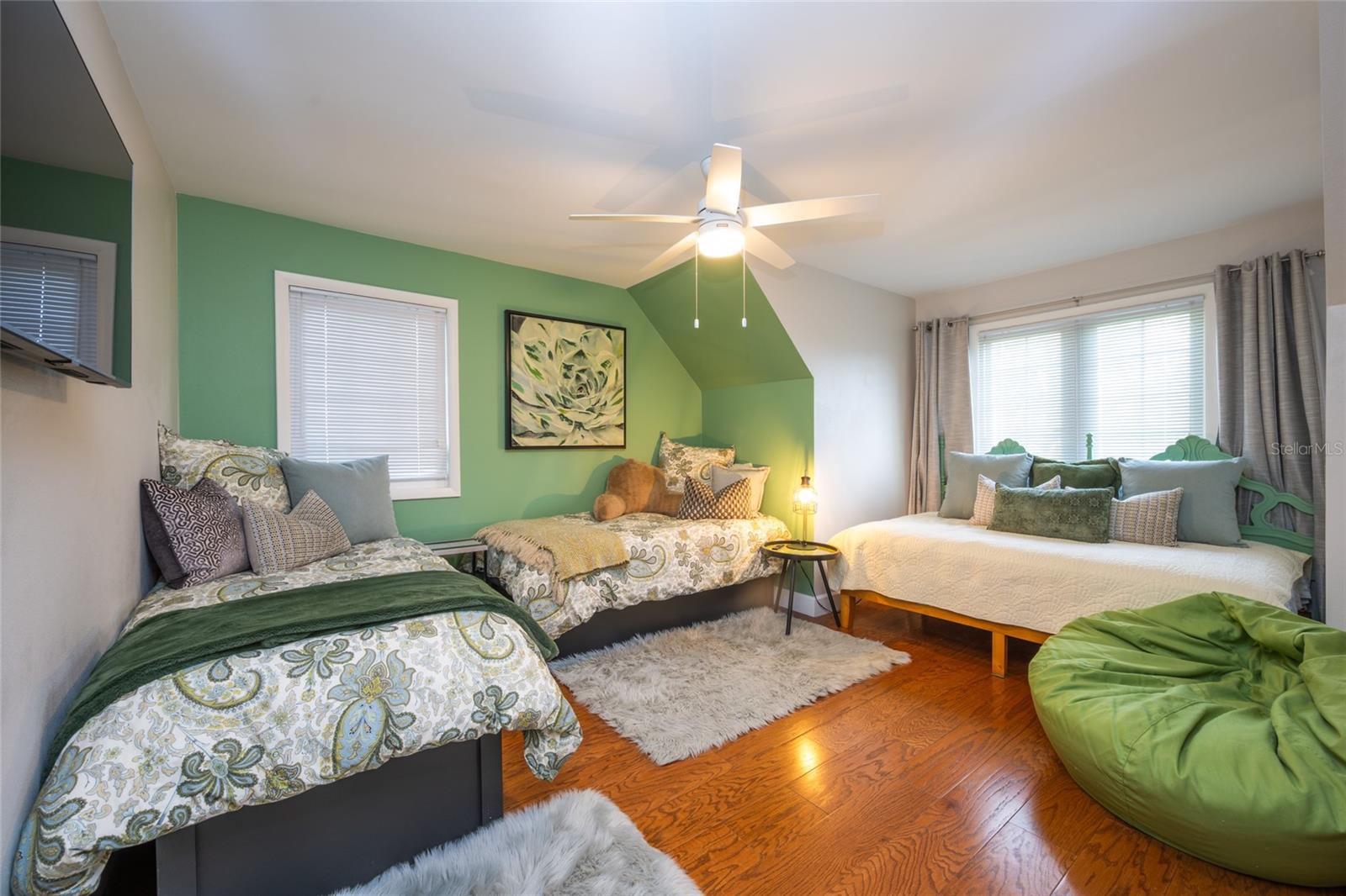 Image 43 of 71 For 5005 Canterbury Drive