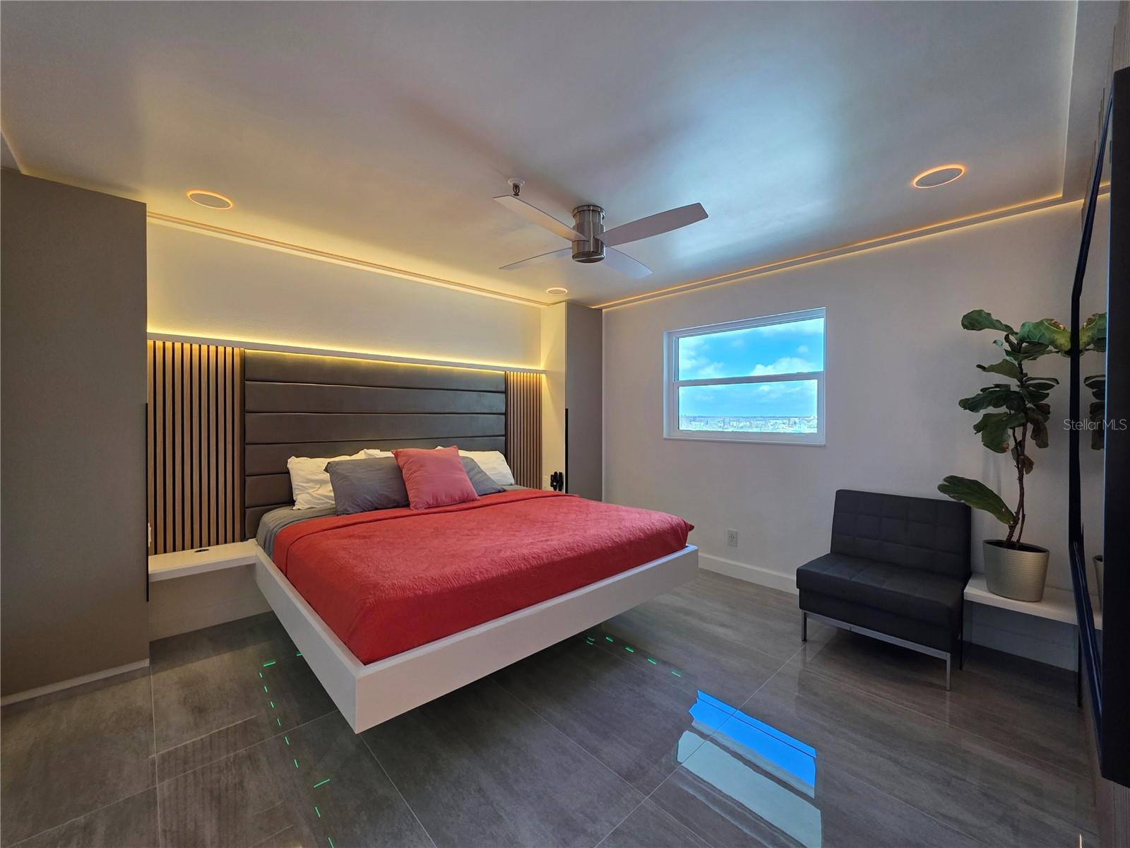 Image 12 of 24 For 13500 Gulf Boulevard 702