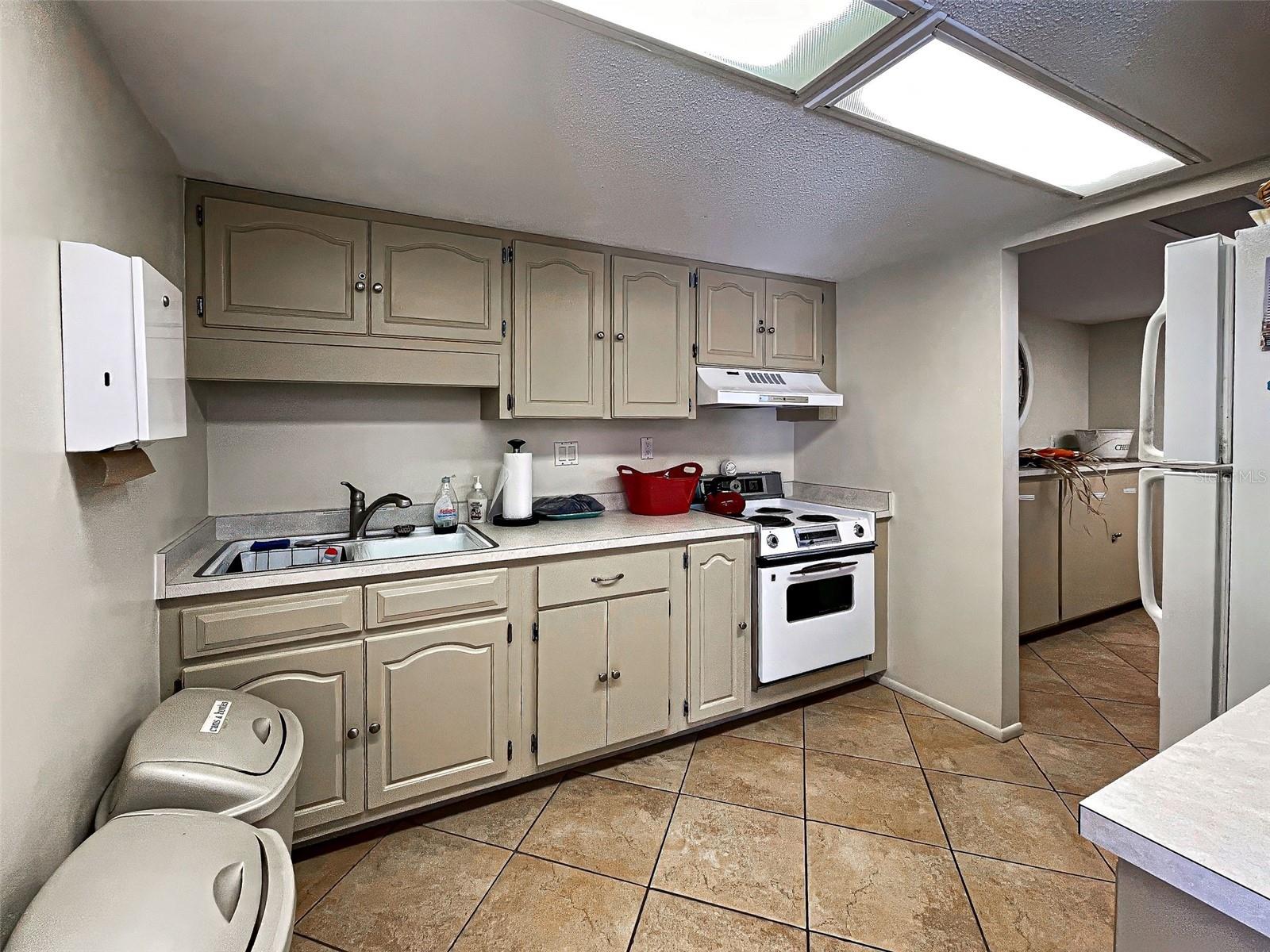 Image 58 of 64 For 260 Santa Maria Street 109