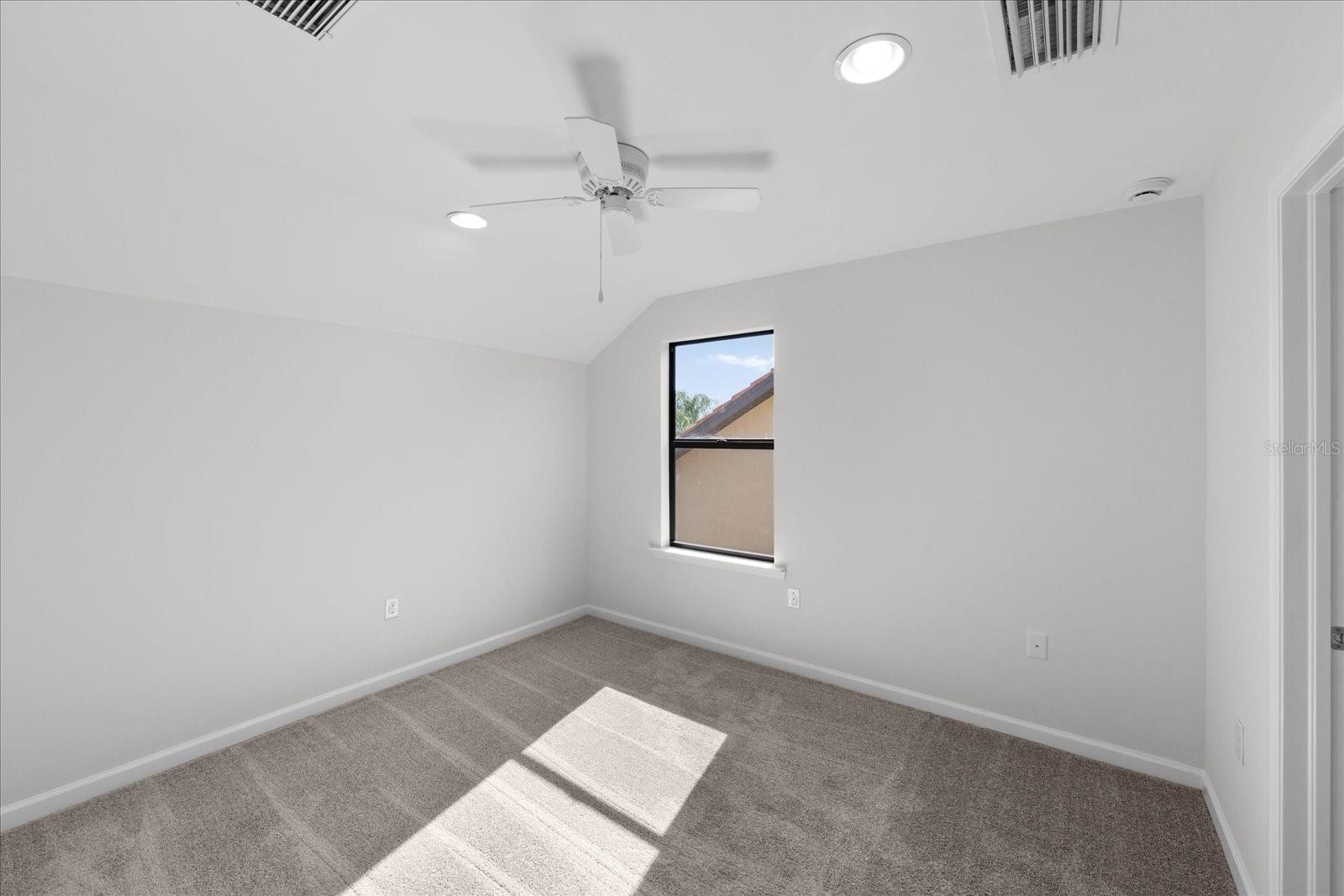 Image 32 of 91 For 16606 Blackwater Terrace