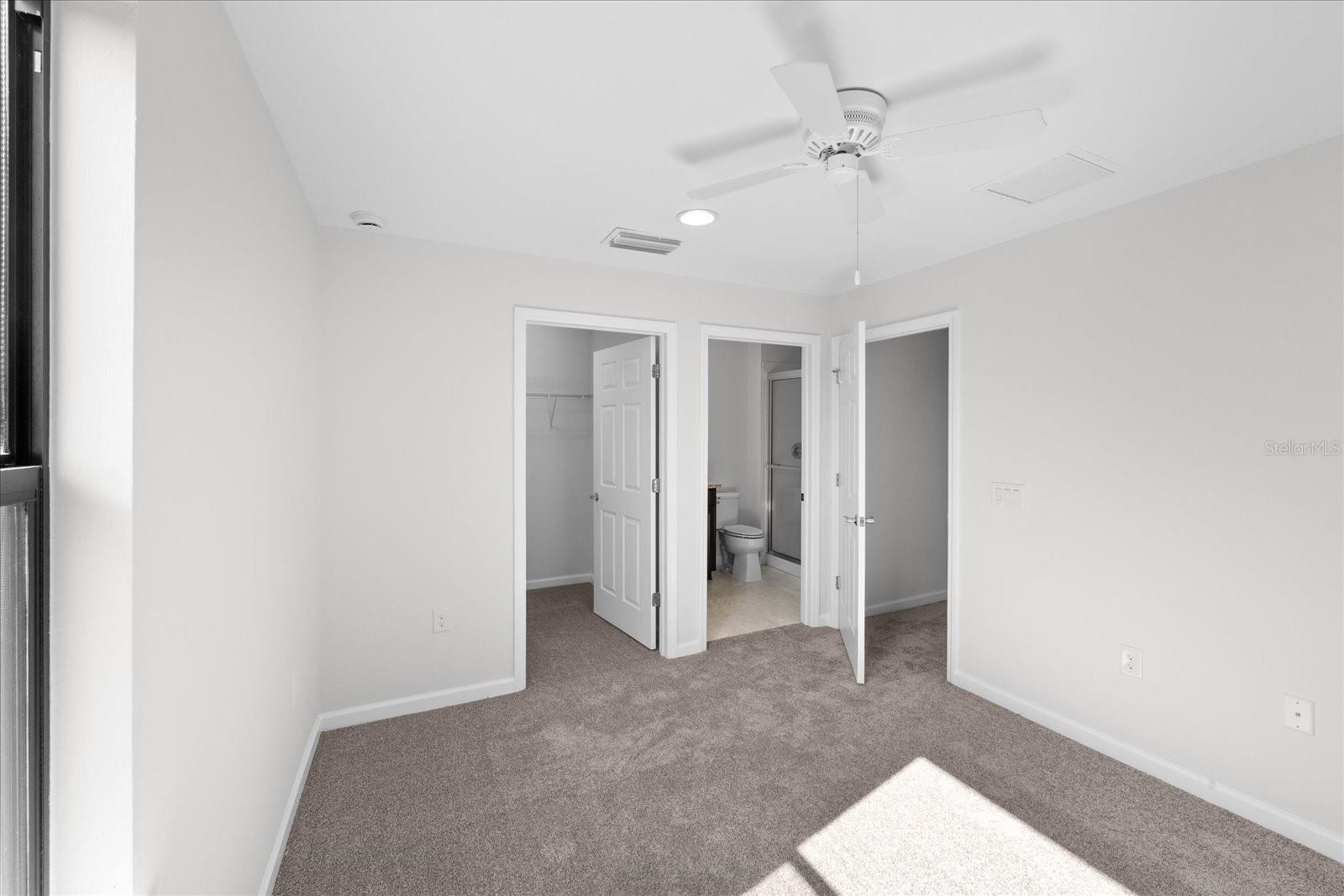 Image 33 of 91 For 16606 Blackwater Terrace