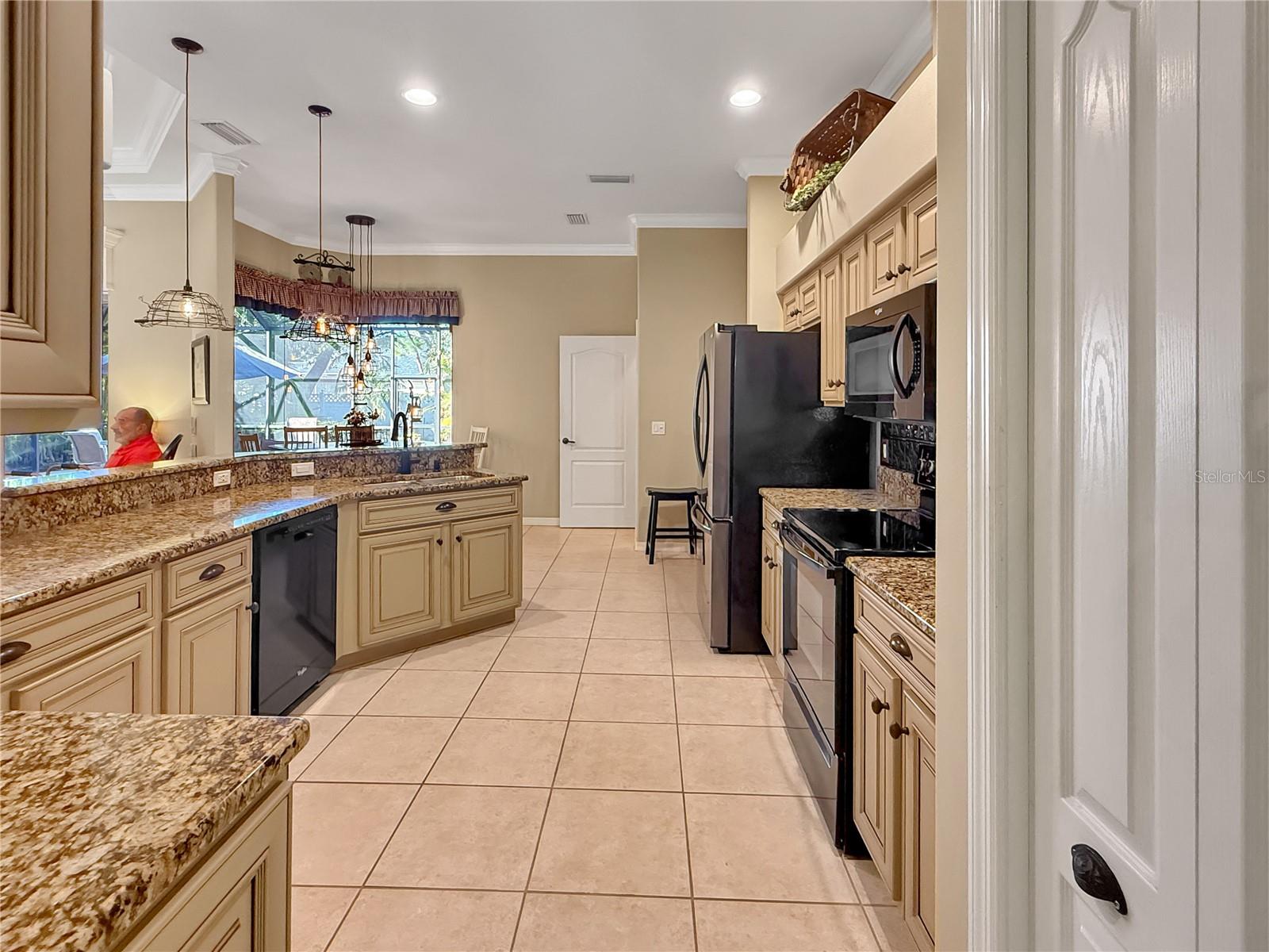 Image 10 of 59 For 711 Shadow Bay Way