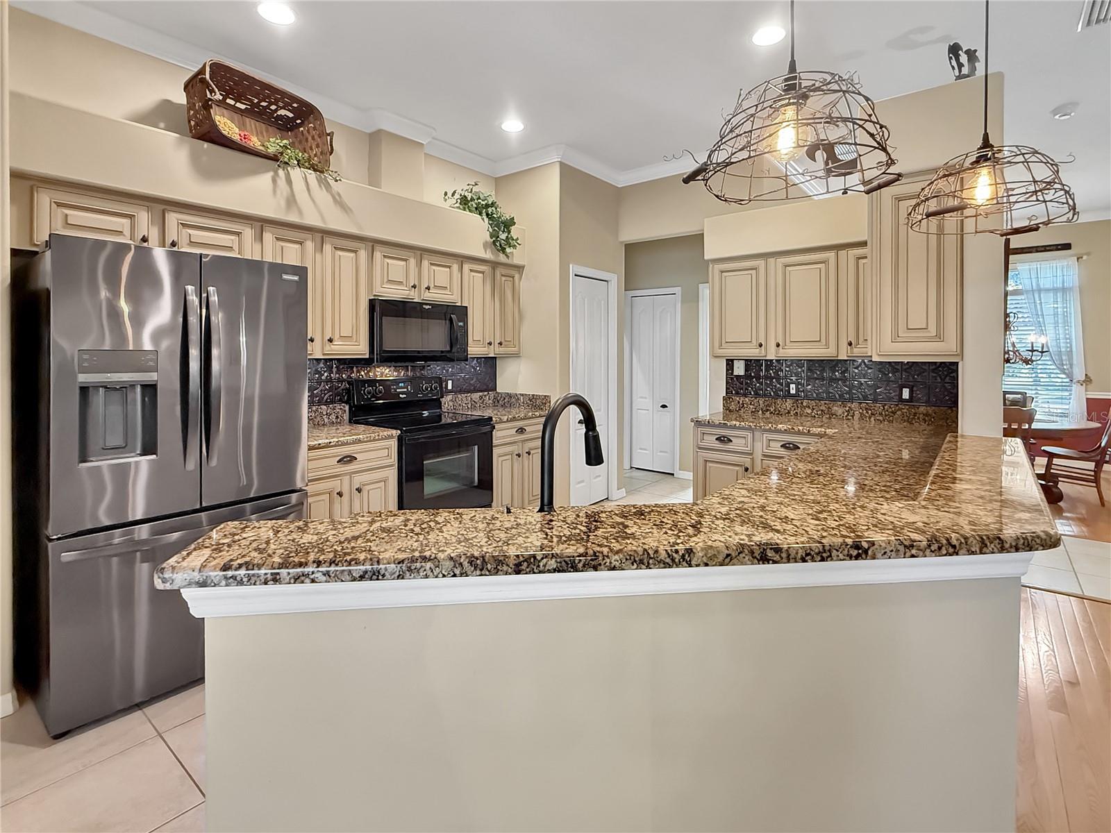 Image 11 of 59 For 711 Shadow Bay Way