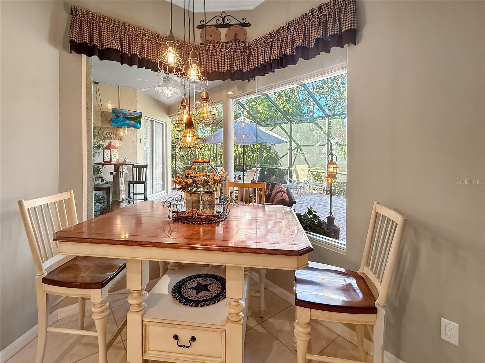 Image 14 of 59 For 711 Shadow Bay Way