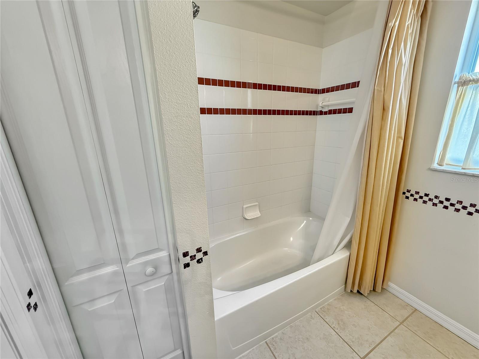 Image 23 of 59 For 711 Shadow Bay Way