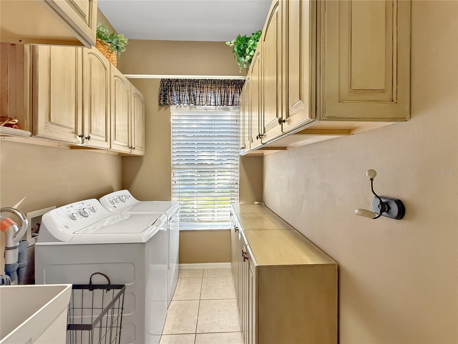 Image 32 of 59 For 711 Shadow Bay Way