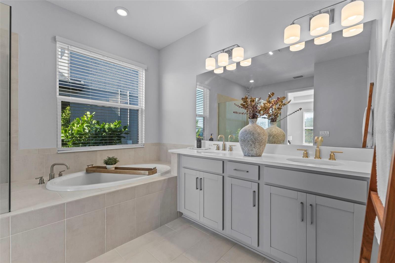 Image 22 of 46 For 5679 Blue Reef Place