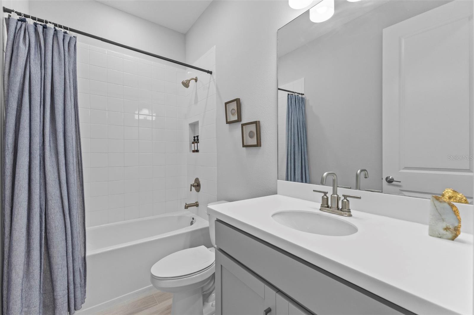 Image 28 of 46 For 5679 Blue Reef Place