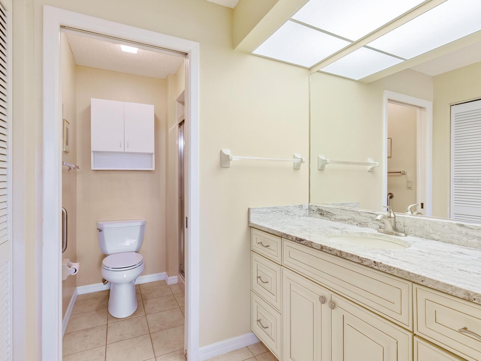 Image 13 of 40 For 4610 Weybridge  24