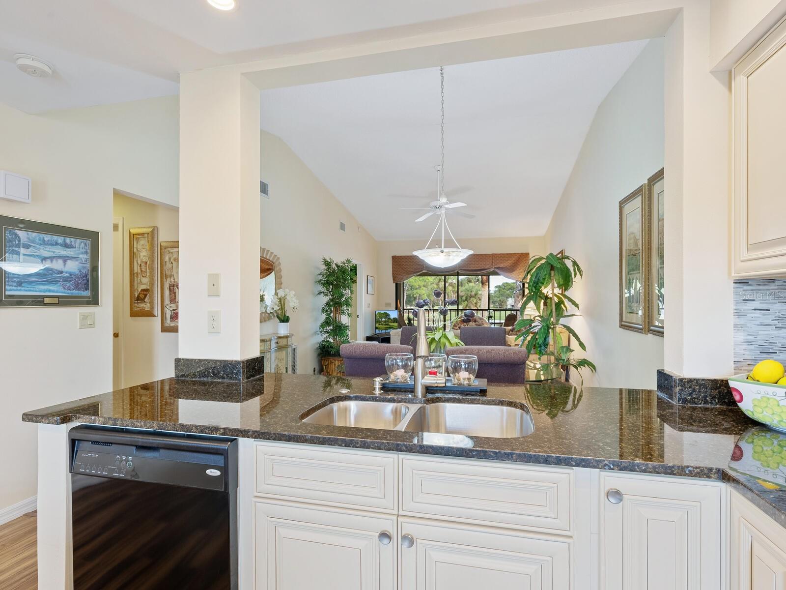 Image 8 of 40 For 4610 Weybridge  24