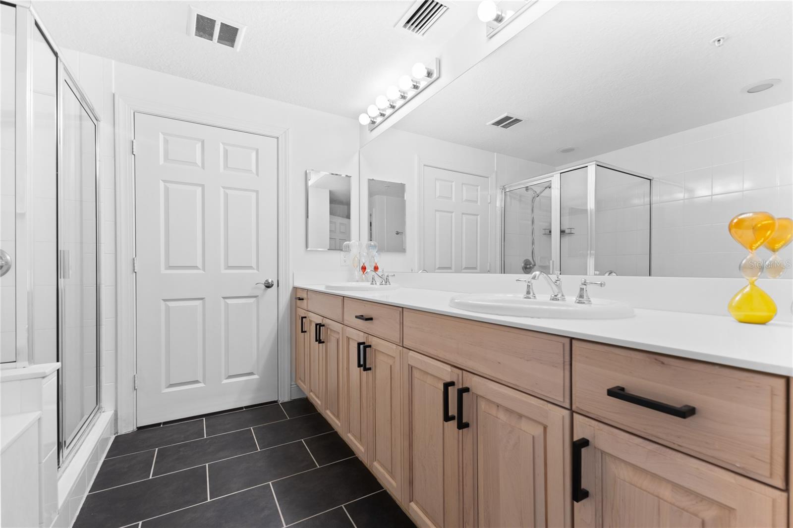 Image 30 of 63 For 800 Tamiami Trail 321