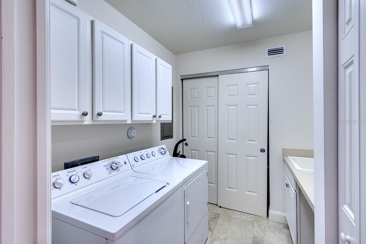 Image 13 of 27 For 7702 Lake Vista Court 204