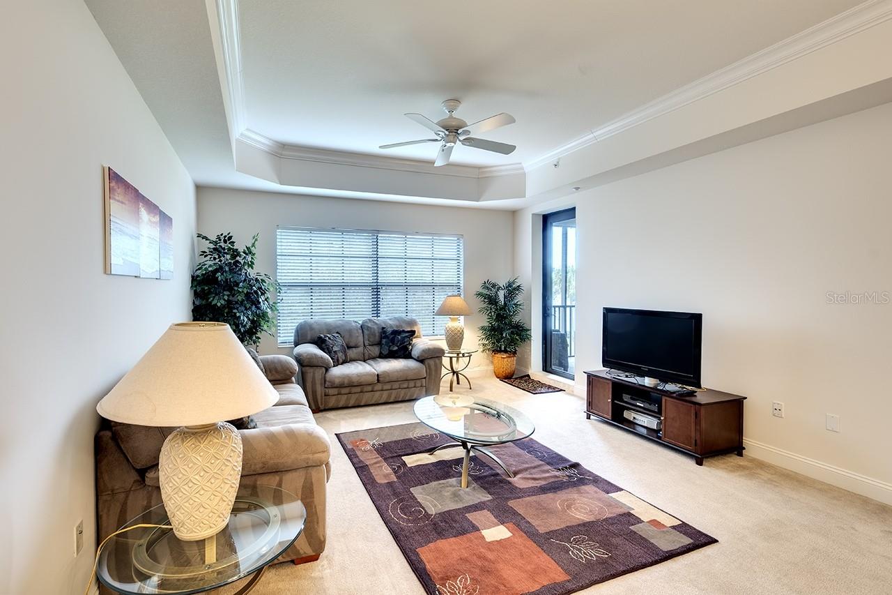 Image 19 of 27 For 7702 Lake Vista Court 204