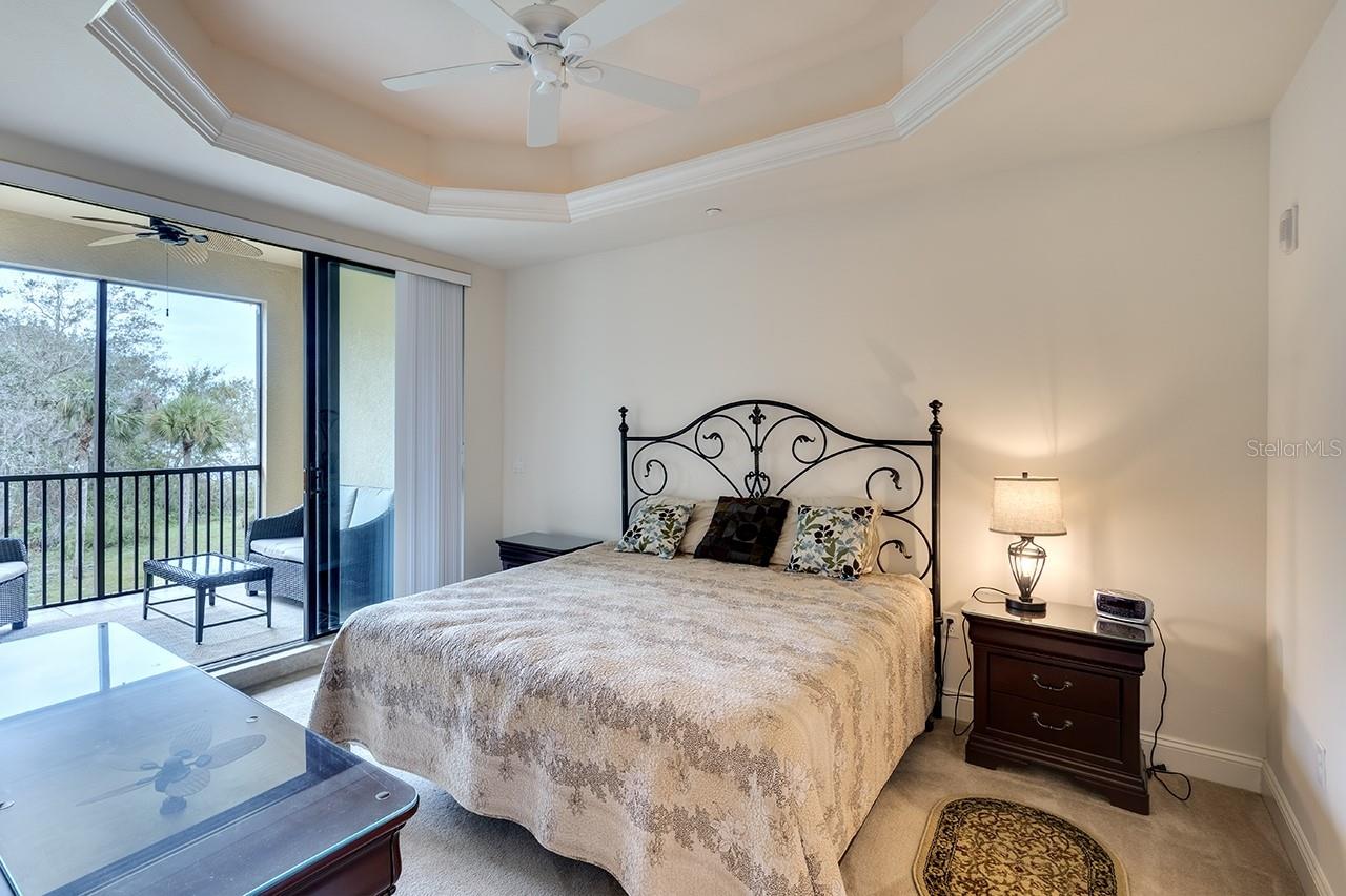 Image 21 of 27 For 7702 Lake Vista Court 204