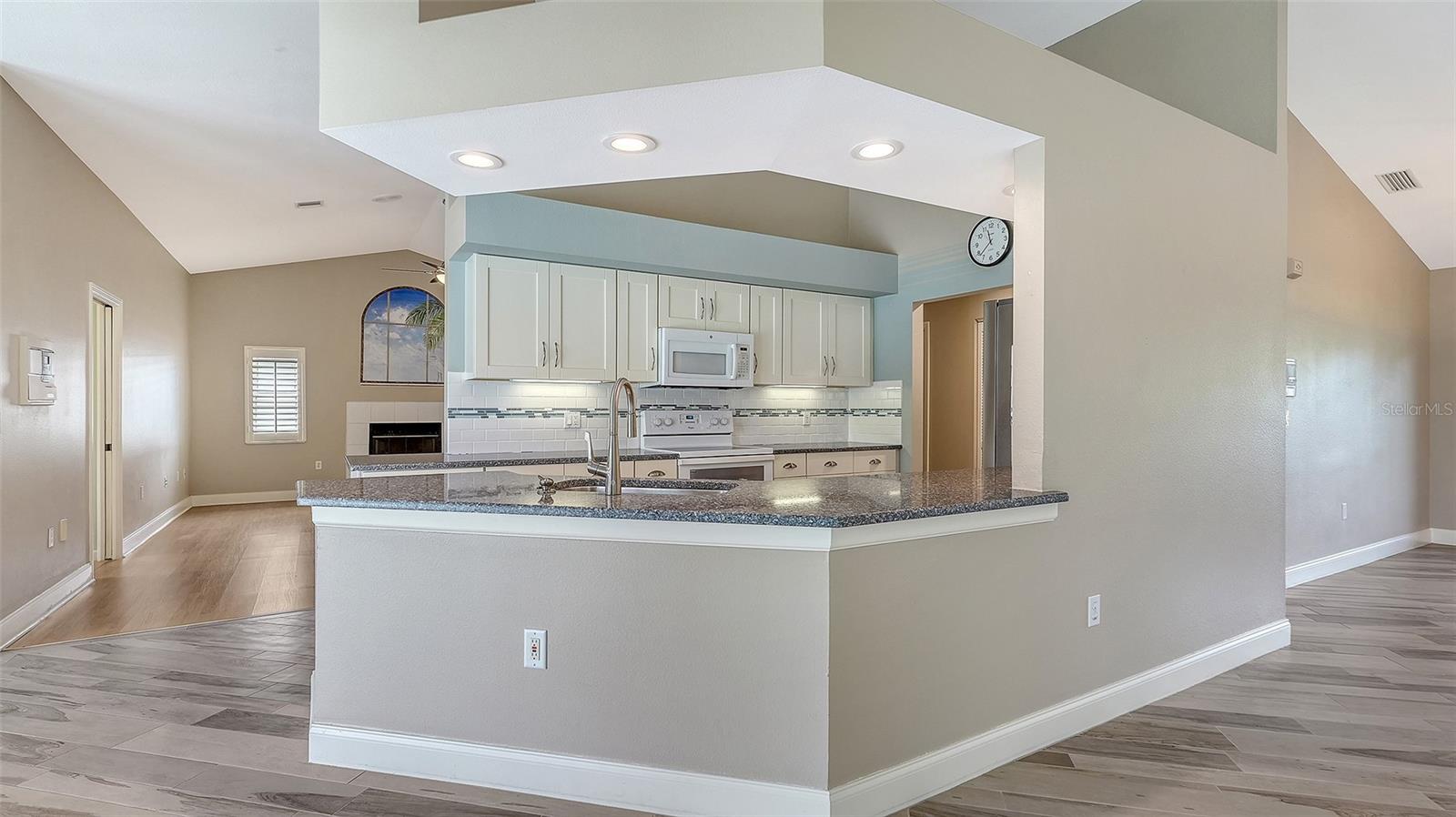 Image 10 of 49 For 416 Rossetti Drive