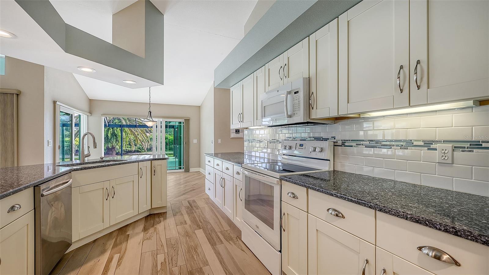 Image 13 of 49 For 416 Rossetti Drive