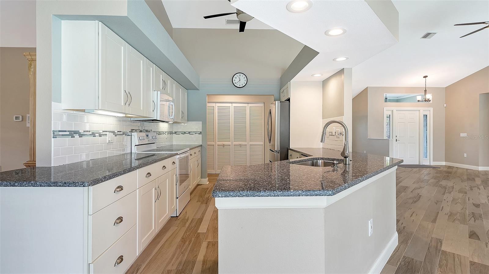 Image 16 of 49 For 416 Rossetti Drive